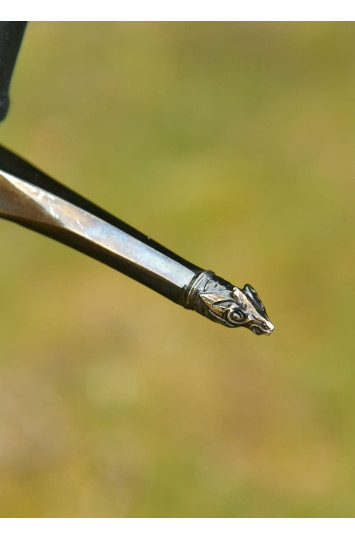 Juodasis riterio kardas, viduramžių kardas su juodomis makštimis