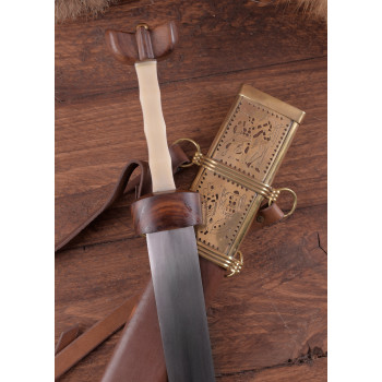 Romos kavalerija Spatha su diržu