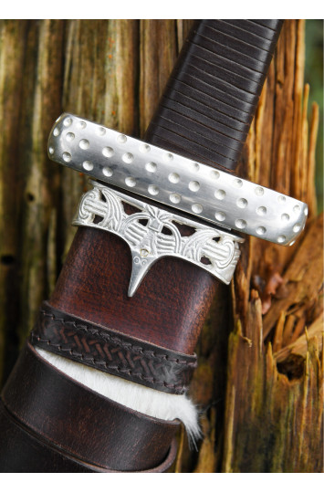 Vikingų karaliaus kardas, Windlass