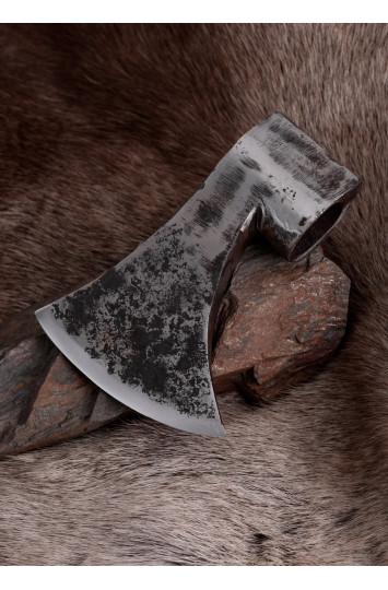 Rankomis kalta Vikingų kirvio galva 15 cm