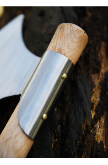 Dekoratyvinis barzdinis kirvis