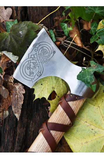 Vikingų kirvis tipas D