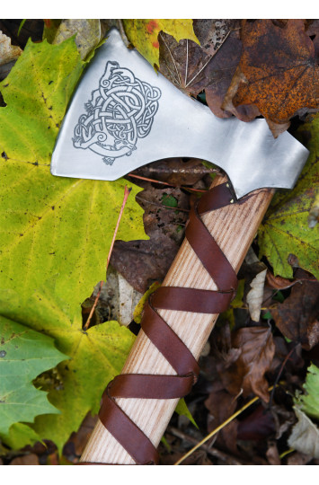 Vikingų kirvis tipas E