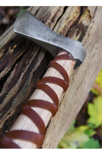 Vikingų kirvis tipas H