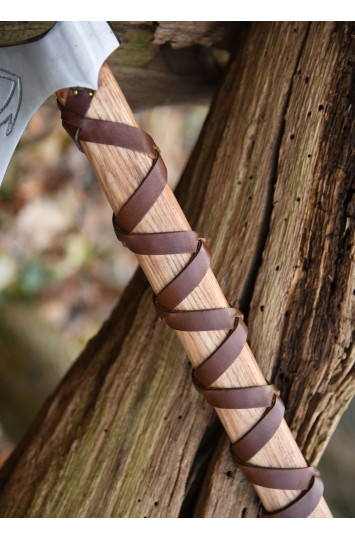 Vikingų kirvis tipas M