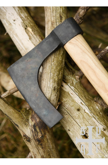 Vikingų barzdotas kirvis, rankomis kaltas