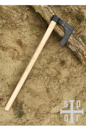 Vikingų barzdotas kirvis, rankomis kaltas