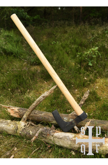 Vikingų barzdotas kirvis, rankomis kaltas