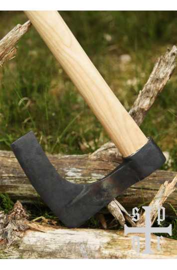 Vikingų barzdotas kirvis, rankomis kaltas