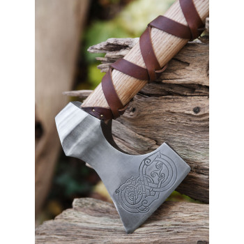 Vikingų kirvis tipas D