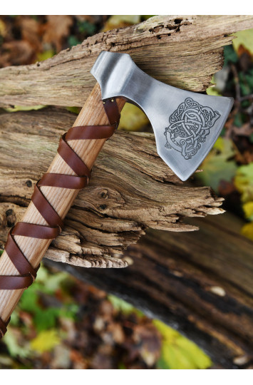 Vikingų kirvis tipas E