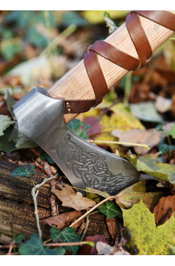 Vikingų kirvis tipas L