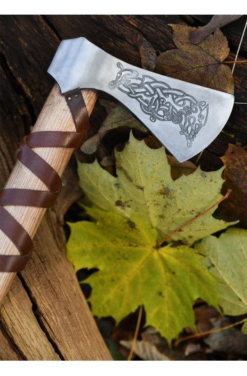 Vikingų kirvis tipas L